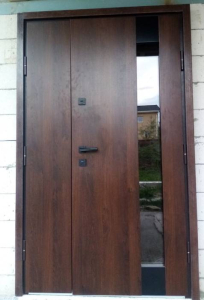 "AVE-стеклопакет" с терморазрывом — полуторные входные двери.