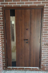 "AVE-стеклопакет" с терморазрывом — полуторные входные двери.