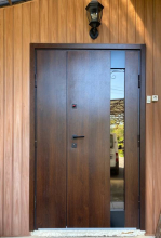 "AVE-стеклопакет" с терморазрывом — полуторные входные двери.