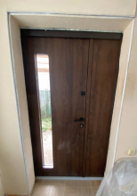 "AVE-стеклопакет" с терморазрывом — полуторные входные двери.